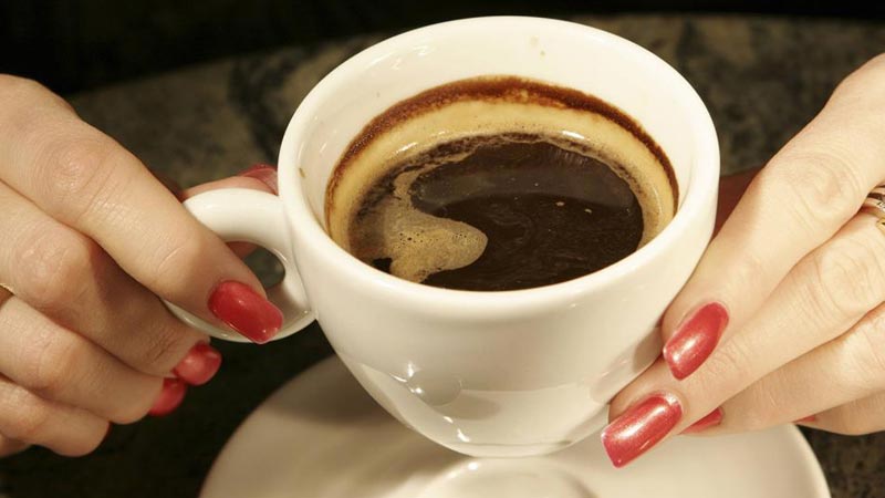 кофемашина готовит очень горячий кофе