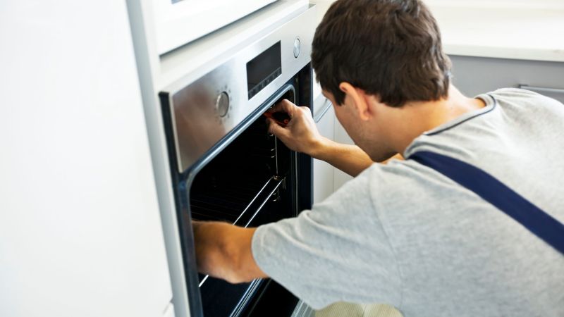 Преимущества ремонта встроенных духовых шкафов в сервисном центре Мос-Сервис