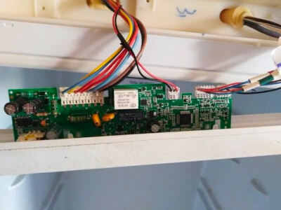 Холодильник перемораживает