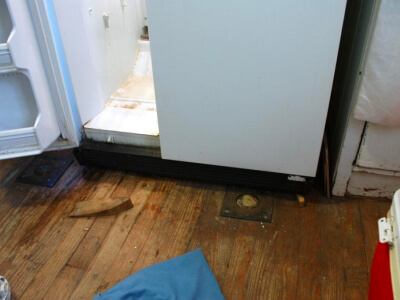 Холодильник протекает