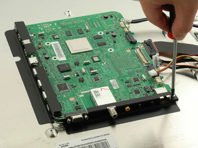 сбой программного обеспечения и поломка контрольной платы (main board)